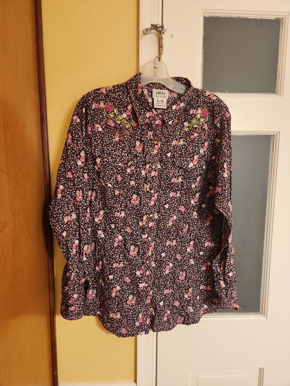 Ariat Women's Floral-Print Longsleeve Buttoned Rodeo Shirt Size XL